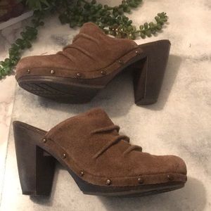 Brown Mia Suede Platform Clogs